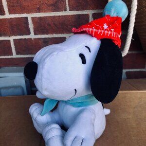 2022 Hallmark Snoopy Plush Winter Hat Scarf Peanuts Holidays Christmas 9-in
